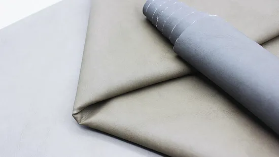 Couro sintético sintético PU de cor brilhante para vestuário /bolsa